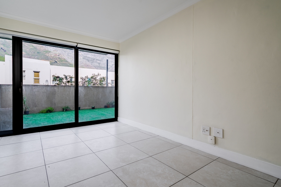 1 Bedroom Property for Sale in Zonnebloem Western Cape